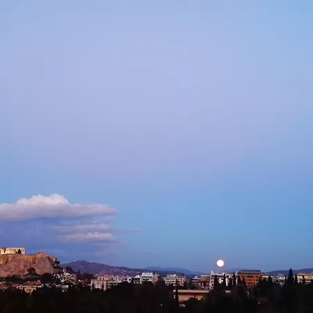 Acropolis Views / Little Villa *