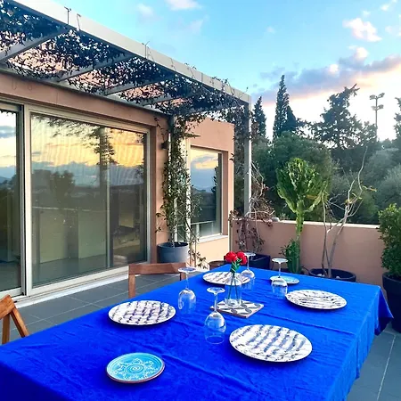 Villa Acropolis Views / Little *