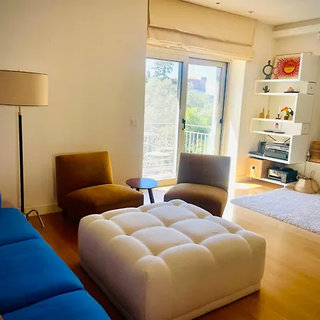 Acropolis Views / Little Villa Athens
